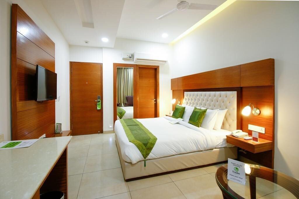 Mint Hotel Premia Chandigarh, Zirakpur Экстерьер фото