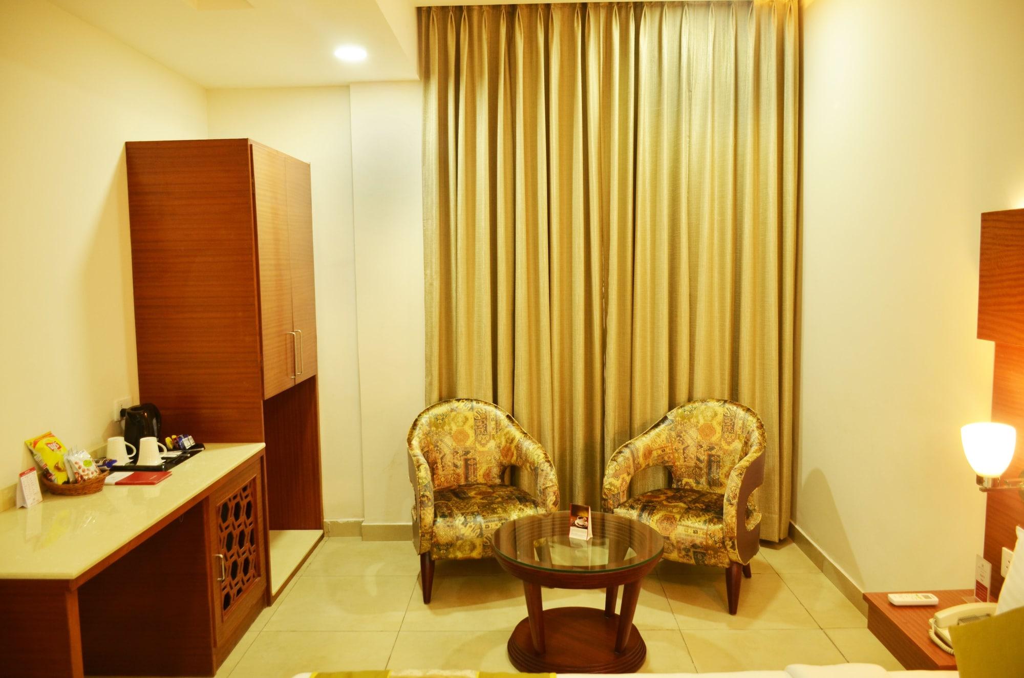 Mint Hotel Premia Chandigarh, Zirakpur Экстерьер фото