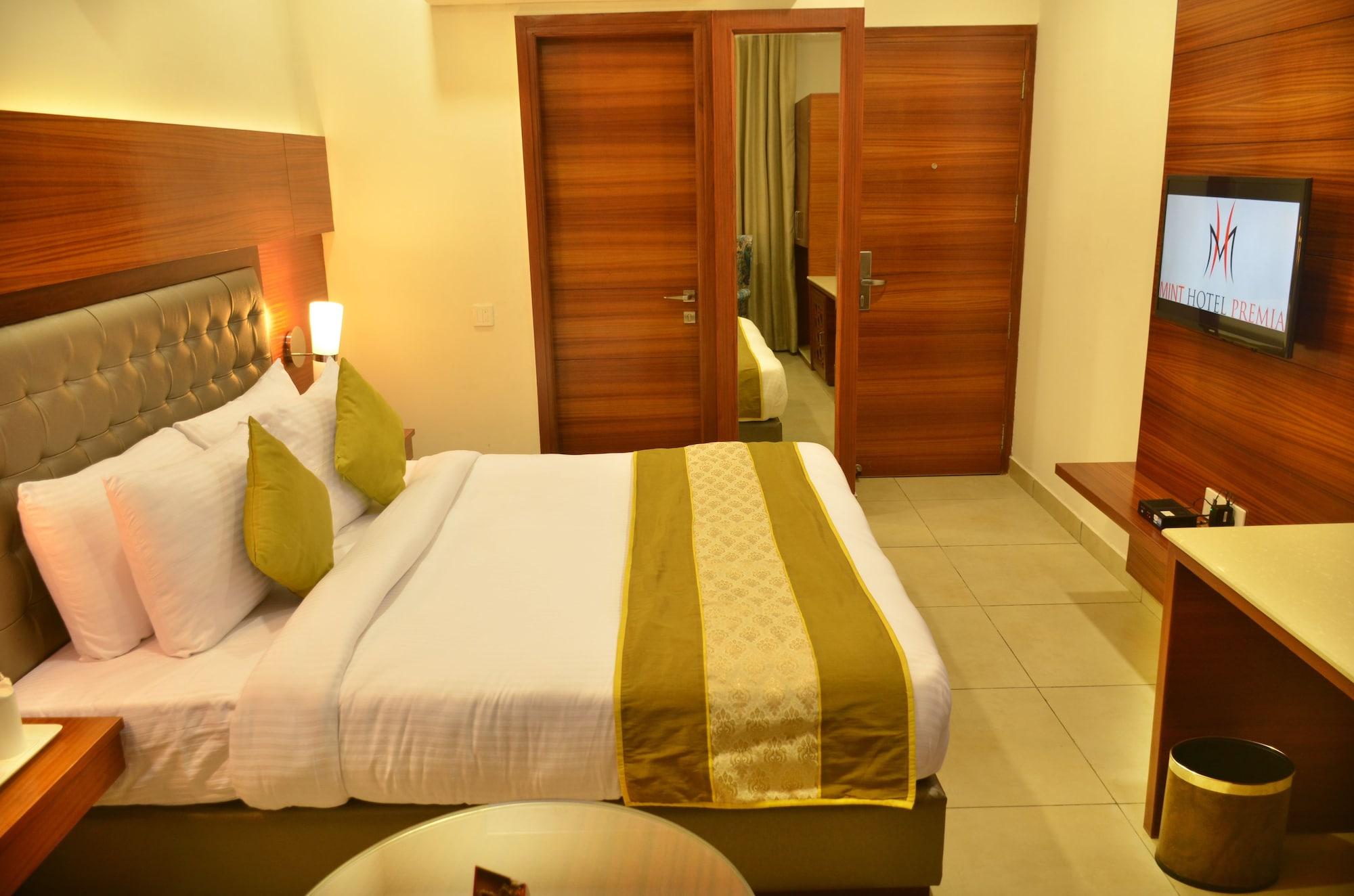 Mint Hotel Premia Chandigarh, Zirakpur Экстерьер фото