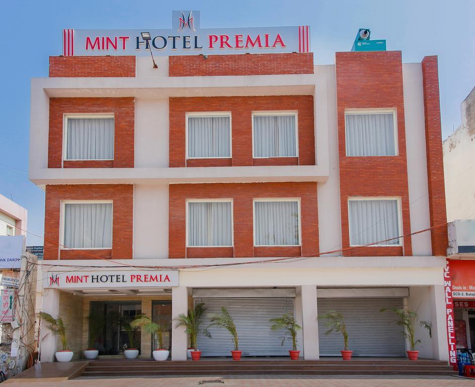 Mint Hotel Premia Chandigarh, Zirakpur Экстерьер фото