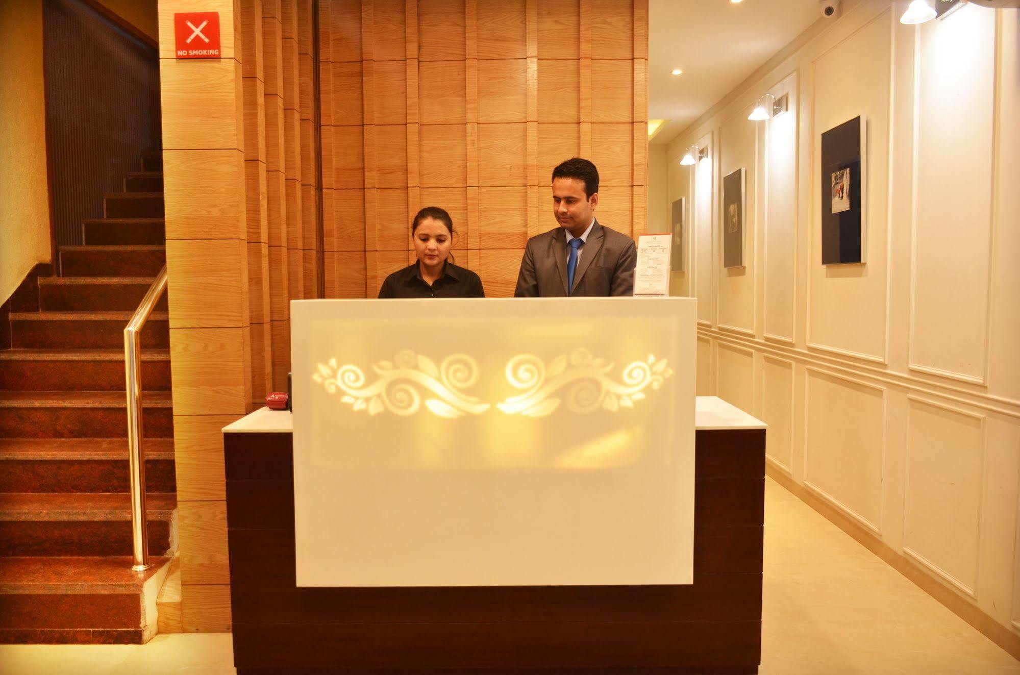 Mint Hotel Premia Chandigarh, Zirakpur Экстерьер фото