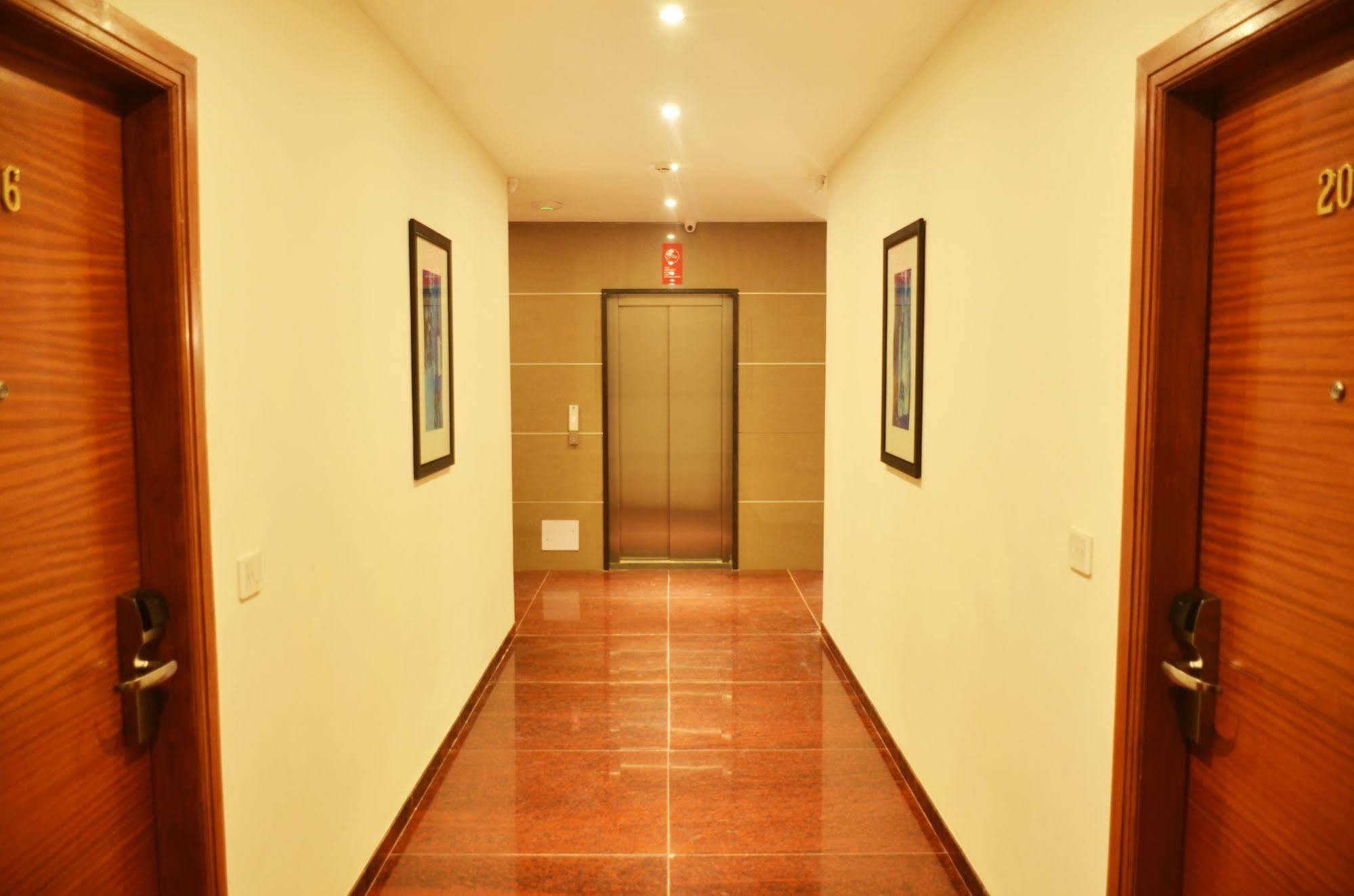 Mint Hotel Premia Chandigarh, Zirakpur Экстерьер фото